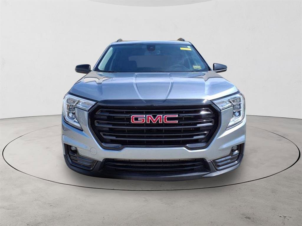 Used 2023 GMC Terrain SLT w/ Elevation Edition image 2