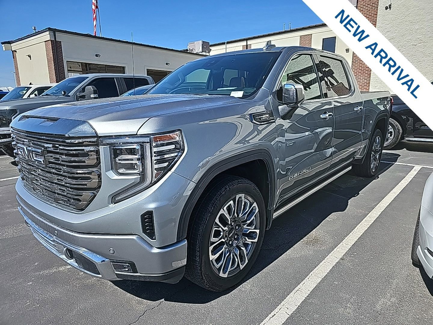 Used 2024 GMC Sierra 1500 Denali Ultimate image 2