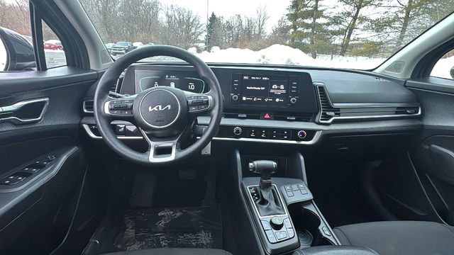 Used 2024 Kia Sportage LX image 8