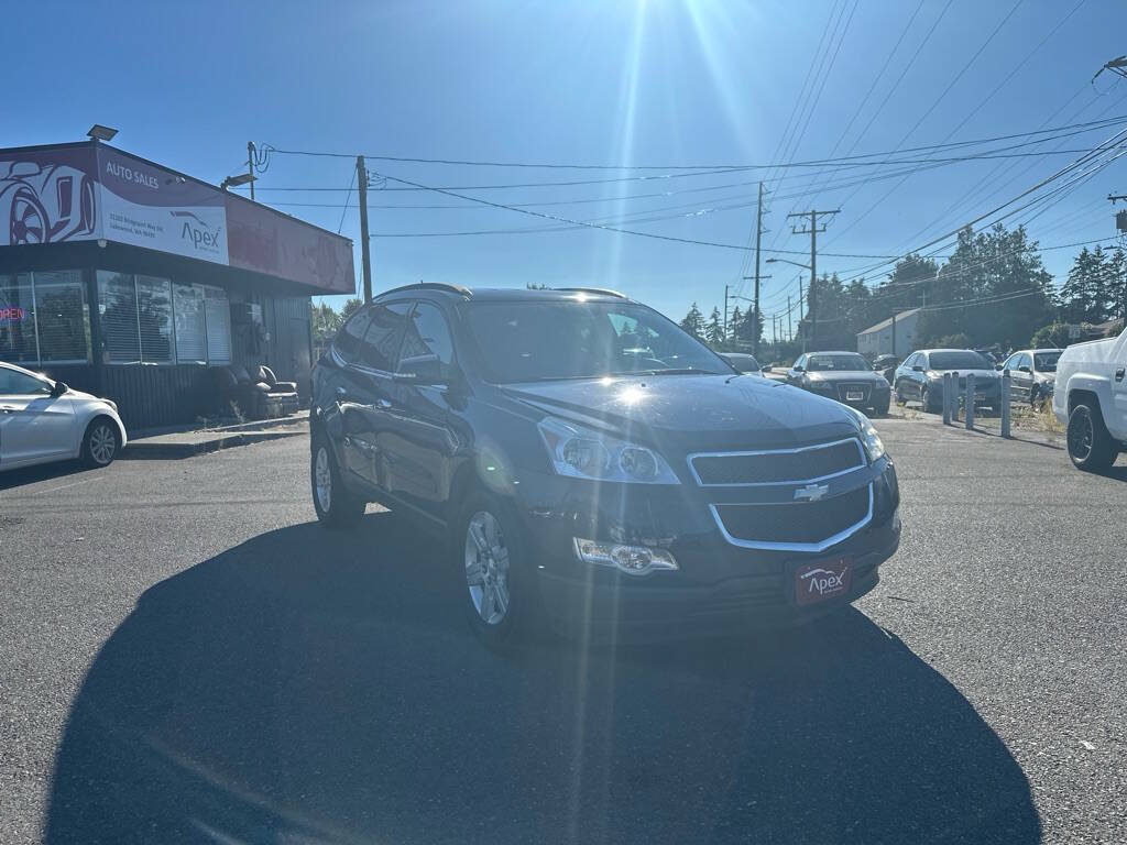 Used 2011 Chevrolet Traverse LT w/ LPO, 'HIT The Road' Package AWD/4WD image 4