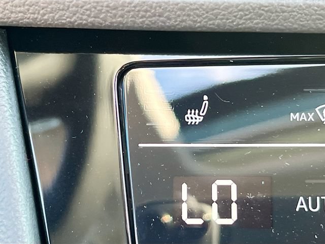 New 2025 Volkswagen Jetta SE FWD image 19