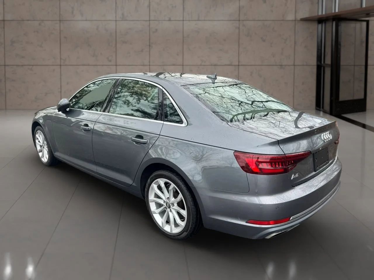 Used 2019 Audi A4 2.0T Premium Plus w/ Premium Plus Package image 4