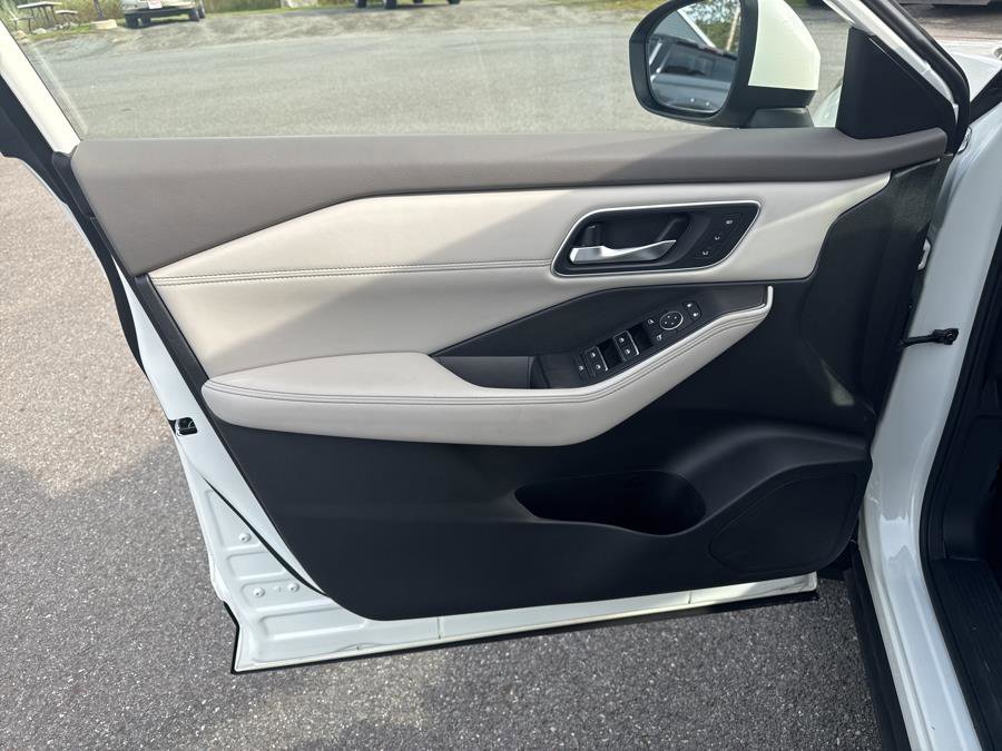 Used 2021 Nissan Rogue SL image 10