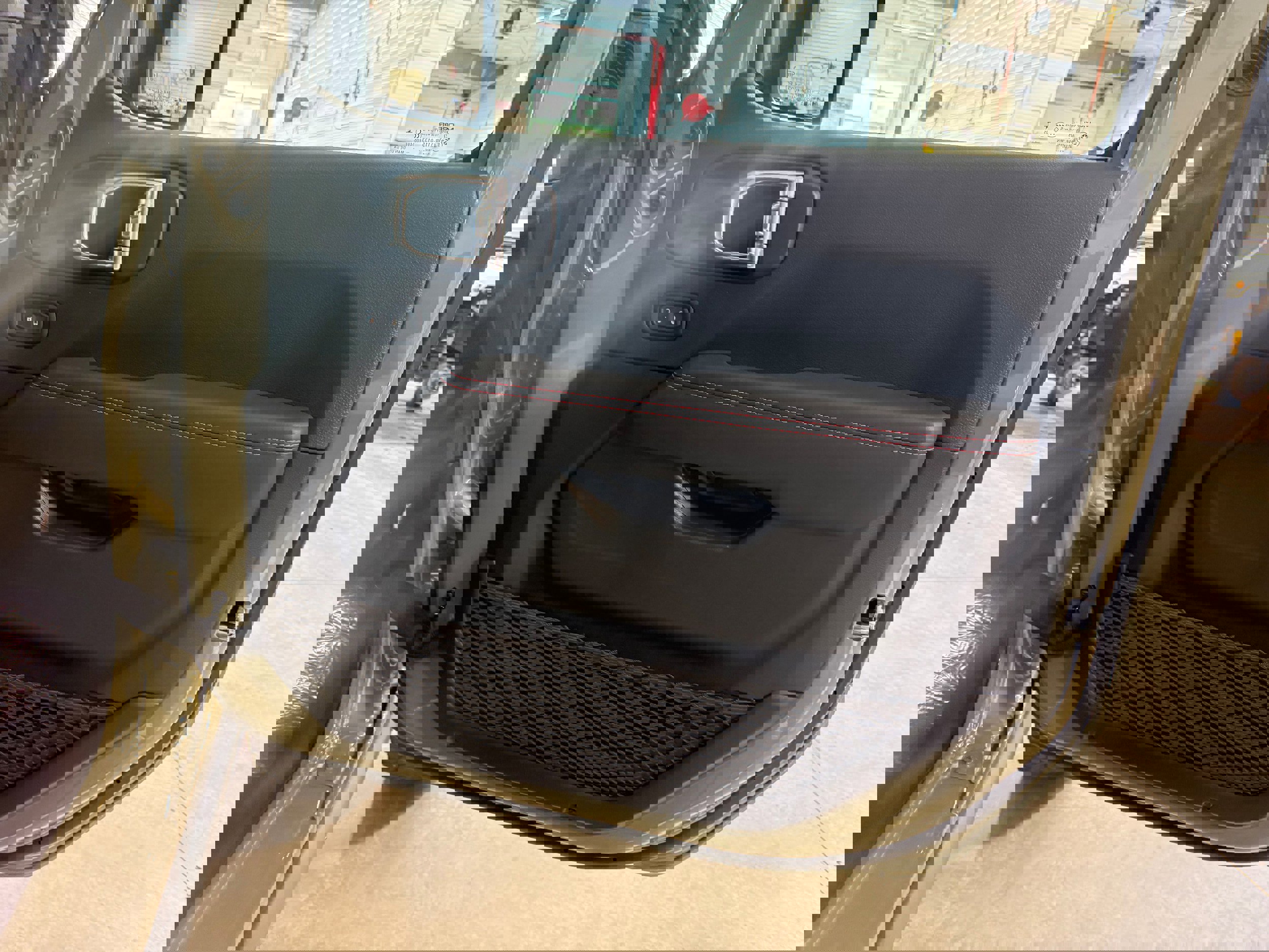 New 2025 Jeep Wrangler Unlimited Rubicon image 12