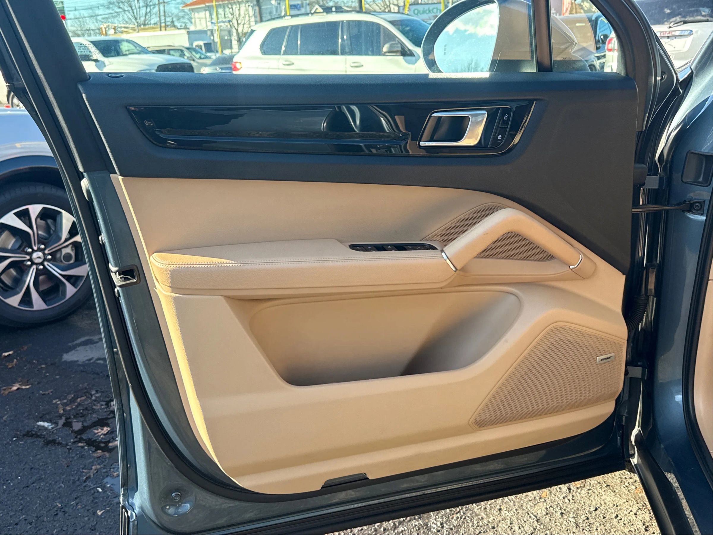 Used 2019 Porsche Cayenne image 19