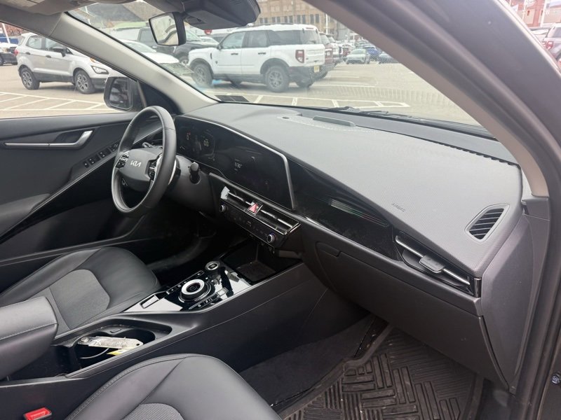 Used 2023 Kia Niro EX w/ EX Cold Weather Package image 11