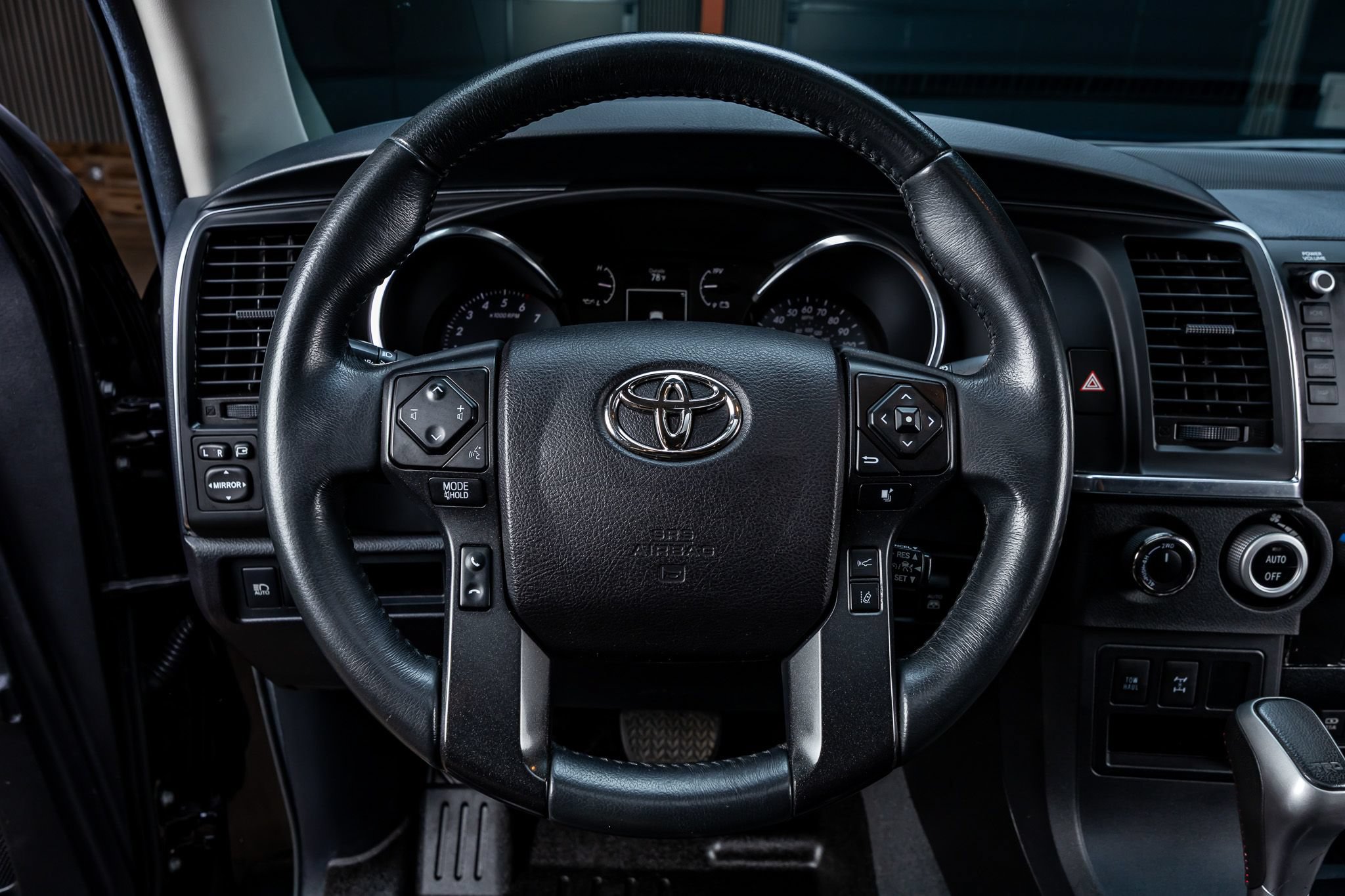Used 2021 Toyota Sequoia TRD Pro AWD/4WD image 18