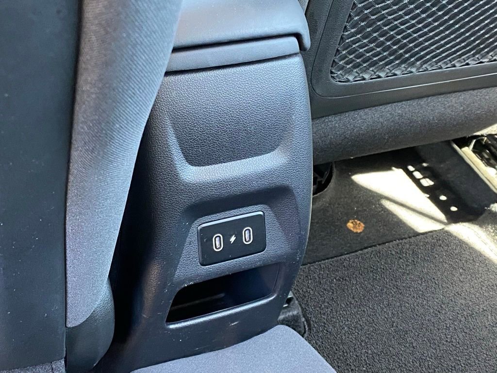 Used 2024 Hyundai Venue SEL image 28