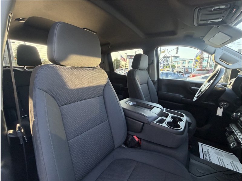 Used 2019 Chevrolet Silverado 1500 Custom w/ Custom Max Trailering Package AWD/4WD image 31