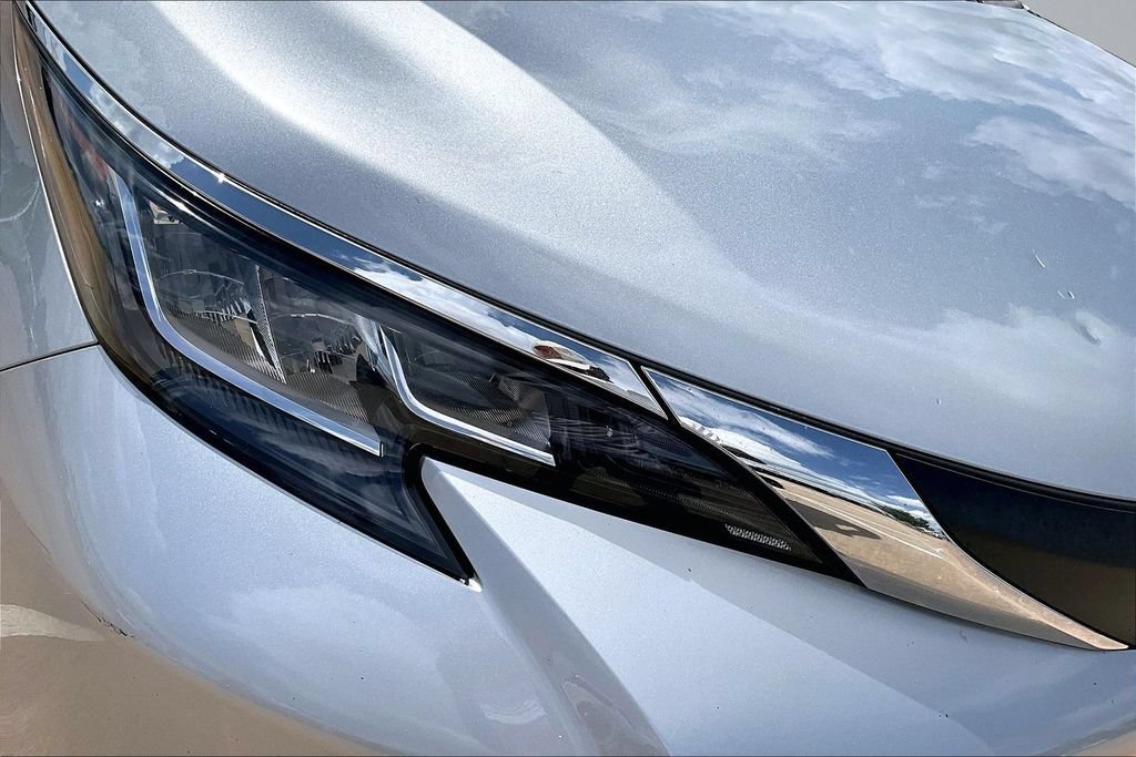 Used 2021 Toyota Sienna LE FWD image 28