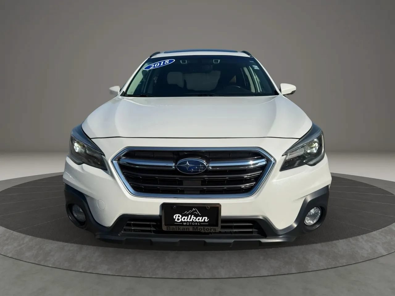 Used 2018 Subaru Outback 3.6R Touring AWD/4WD image 9