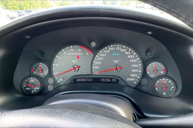 Used 1997 Chevrolet Corvette Coupe w/ Memory Pkg RWD image 10