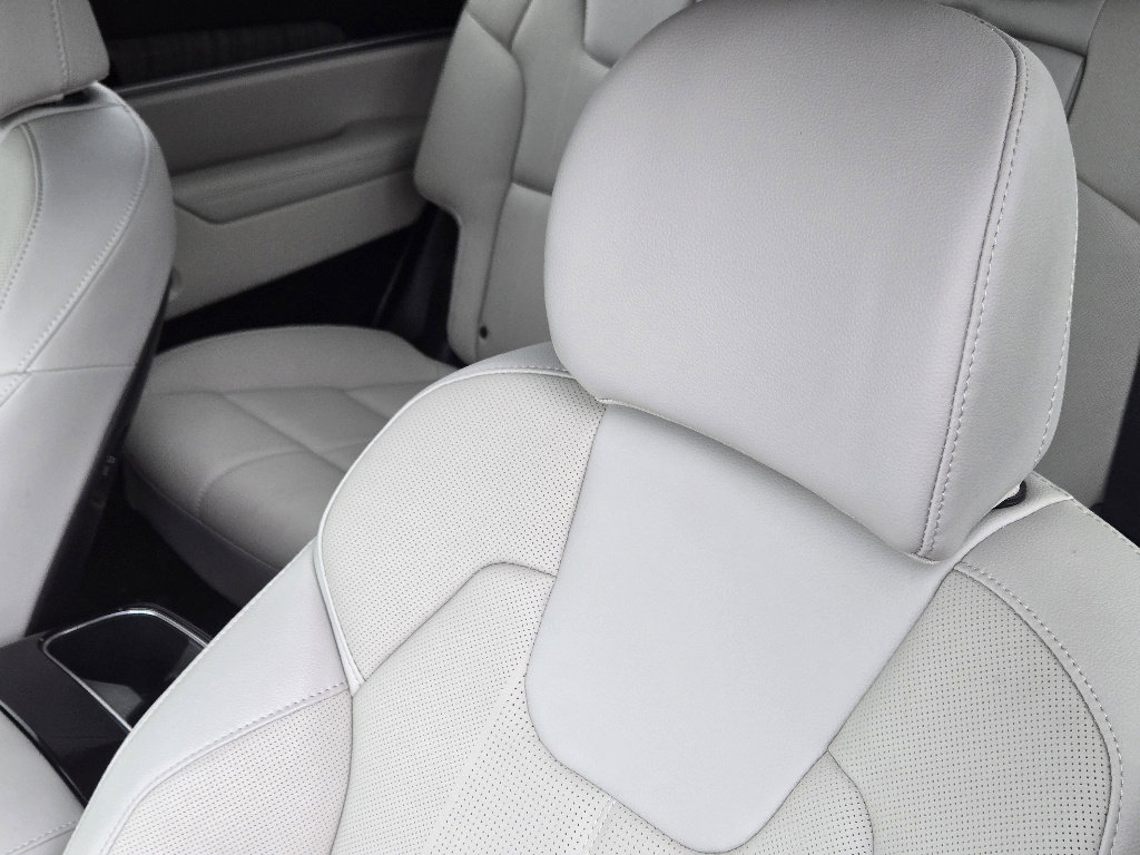 Certified 2024 Kia Telluride EX image 20