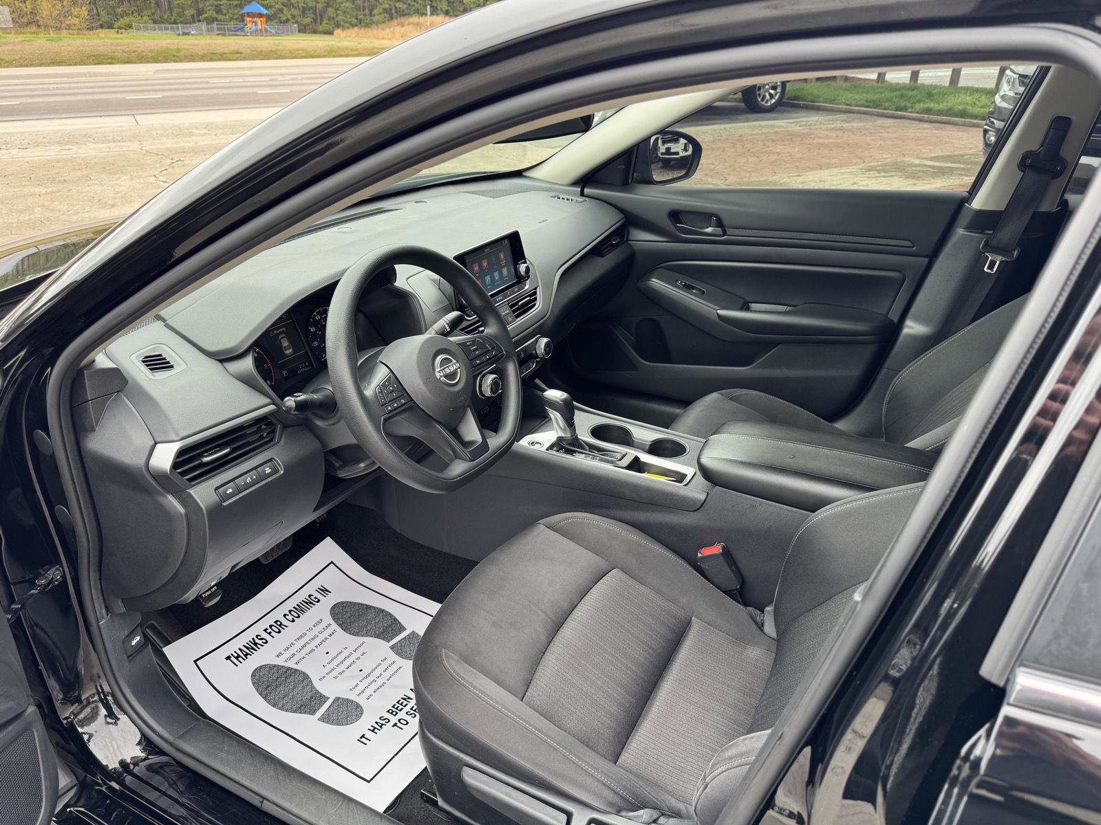 Used 2024 Nissan Altima 2.5 S image 2