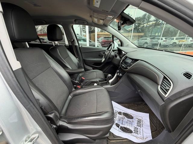 Used 2020 Chevrolet Trax LT w/ Driver Confidence Package AWD/4WD image 11