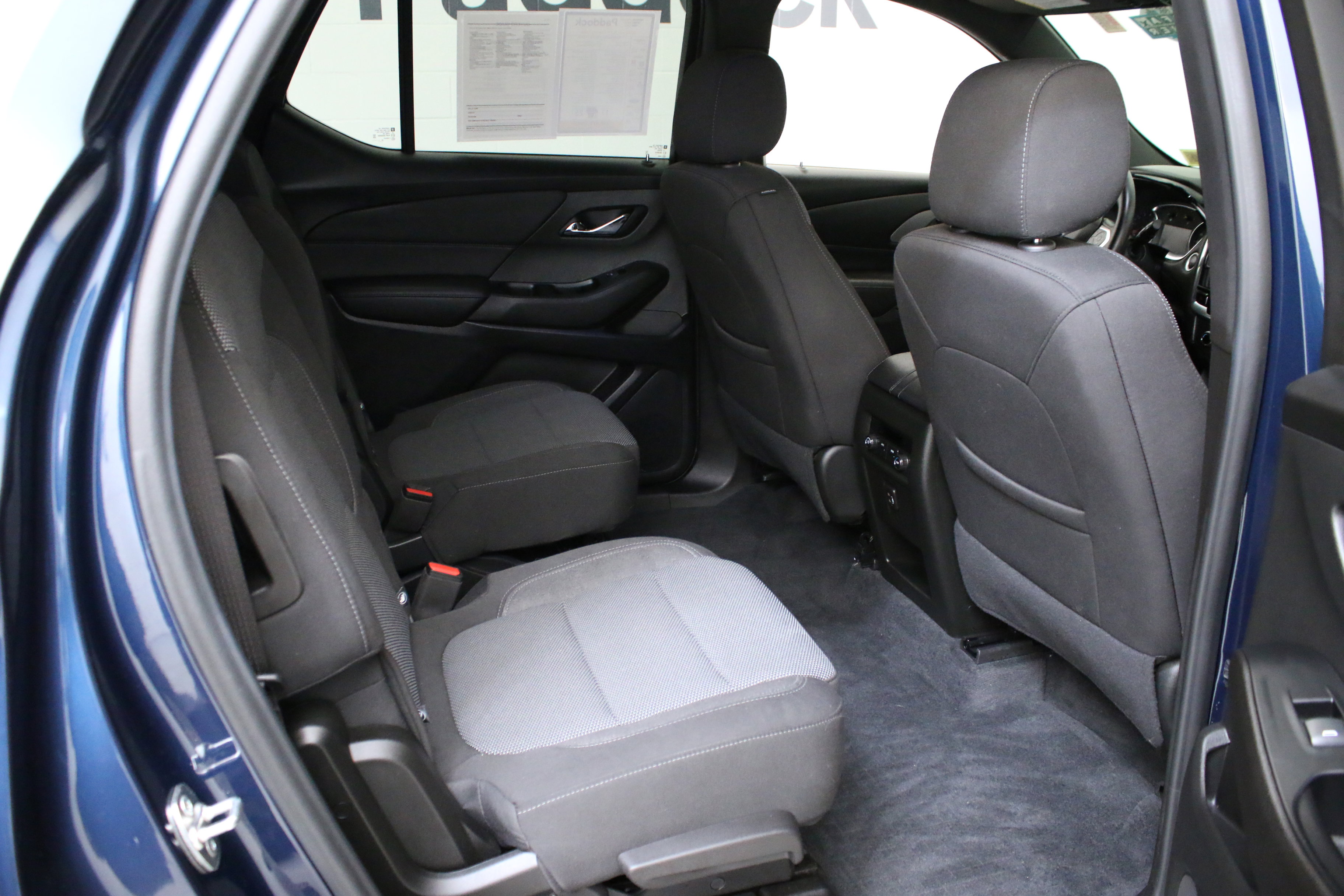 Used 2023 Chevrolet Traverse LT w/ LPO, Floor Liner Package image 29