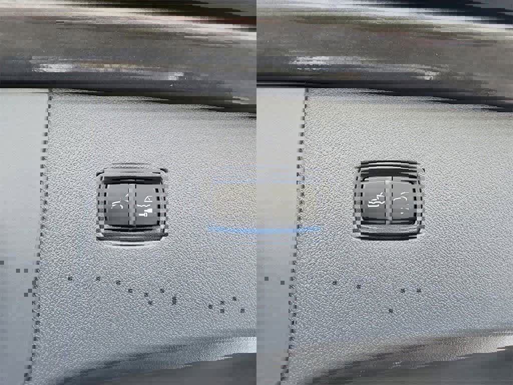 Certified 2022 Porsche Cayenne image 25