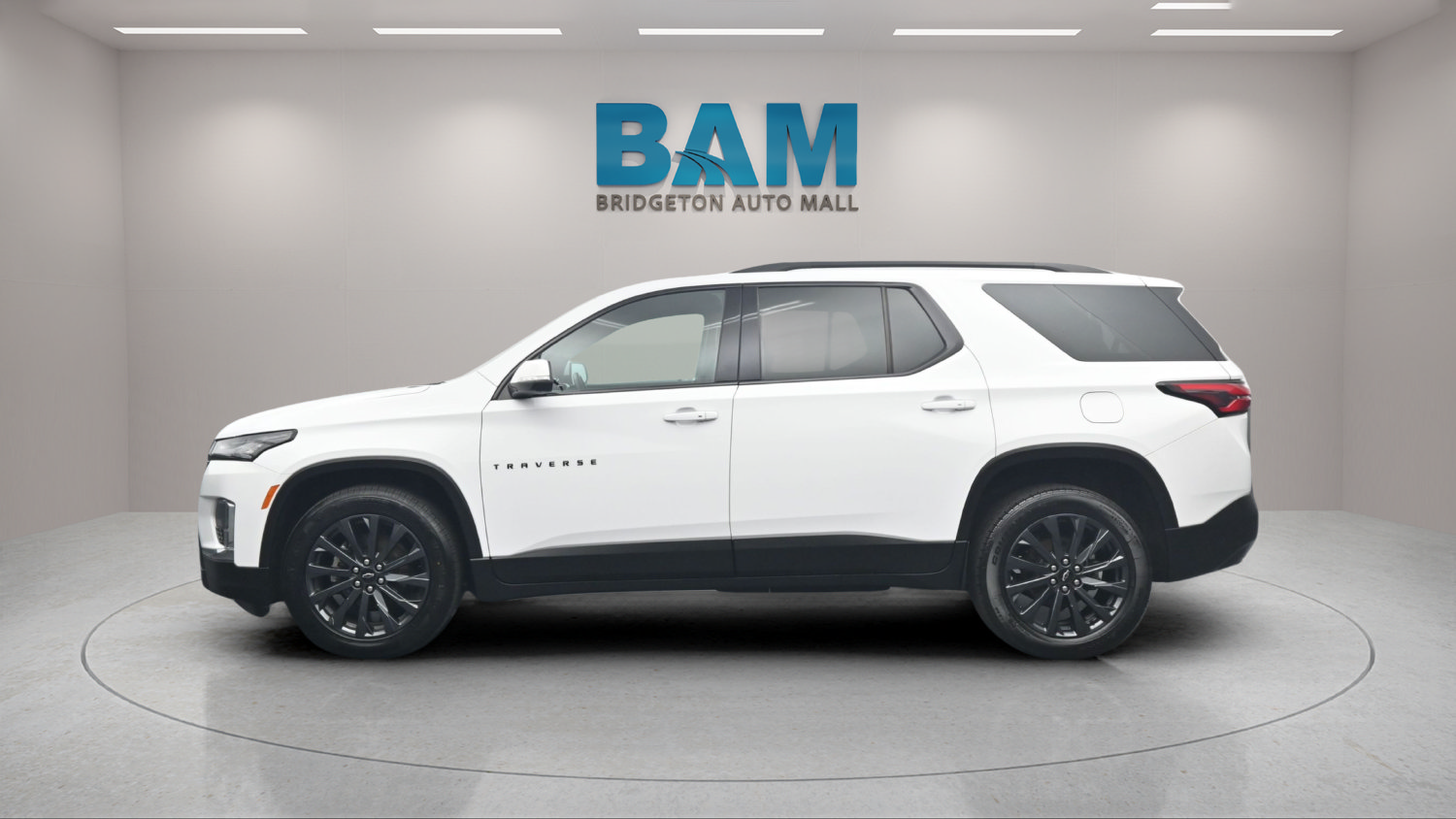 Used 2023 Chevrolet Traverse RS AWD/4WD image 3