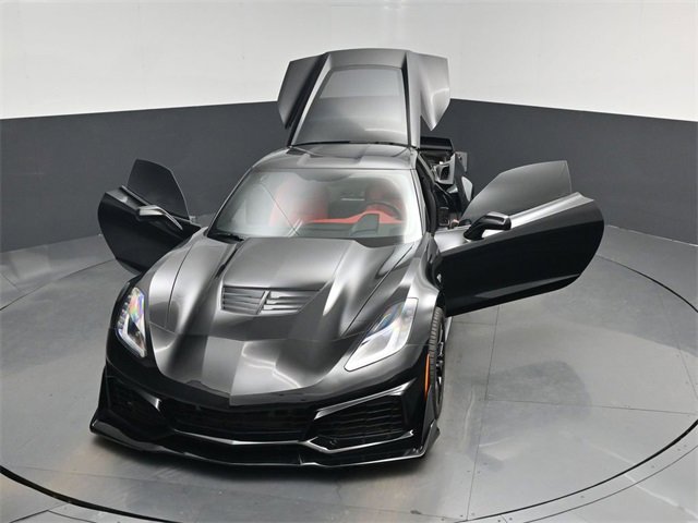 Used 2015 Chevrolet Corvette Z06 w/ 2LZ Preferred Equipment Group image 58