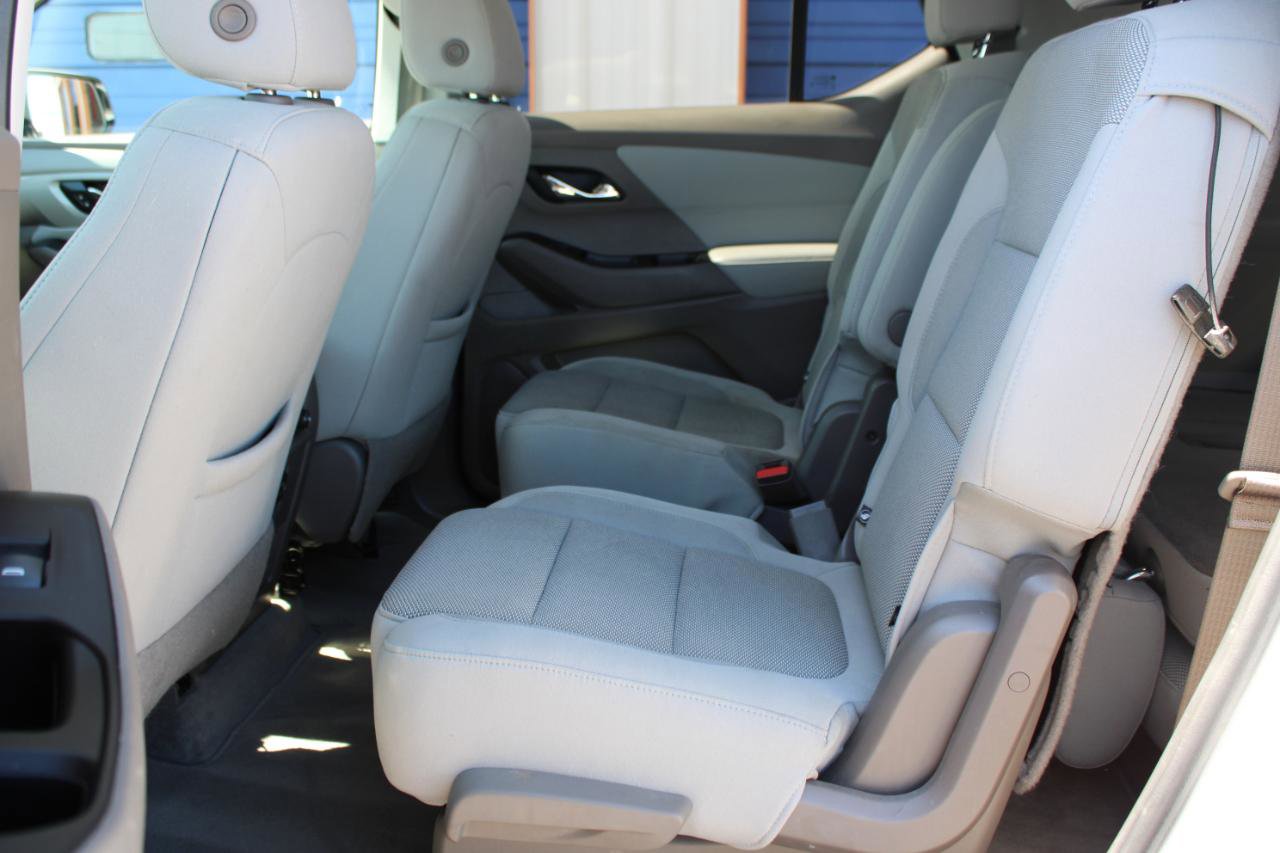 Used 2020 Chevrolet Traverse LT w/ Driver Confidence II Package AWD/4WD image 42