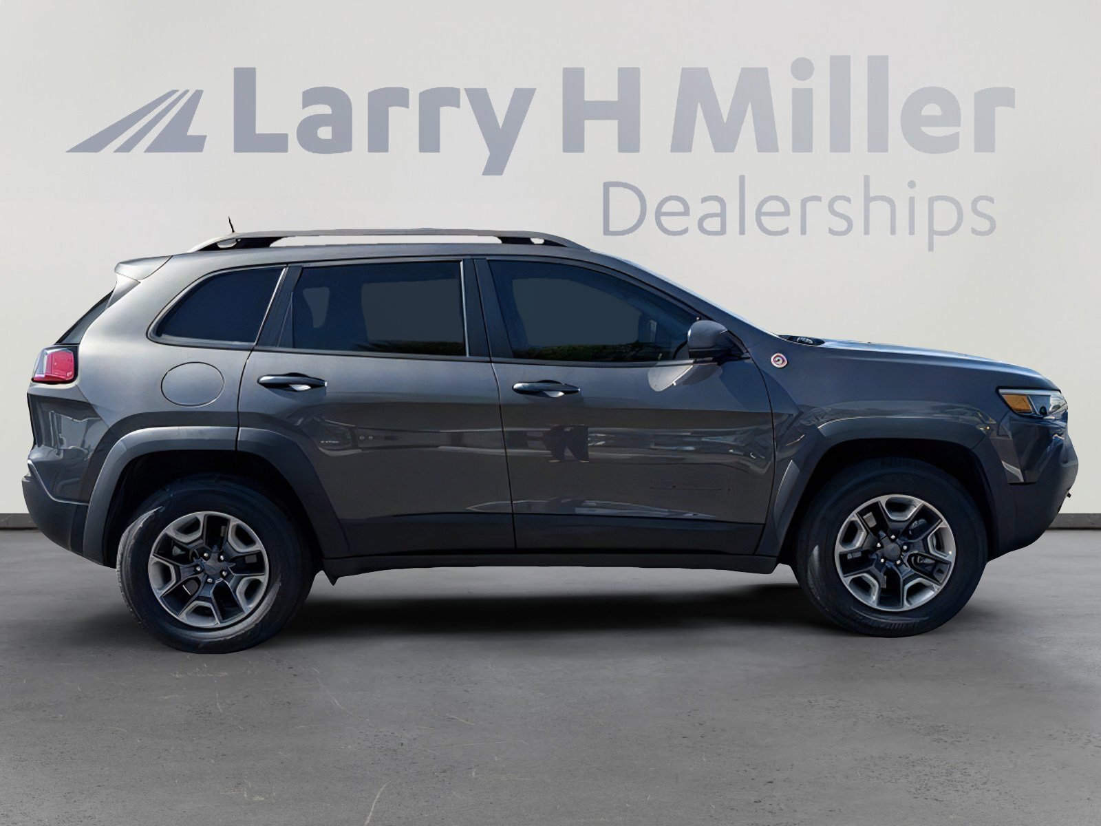 Used 2019 Jeep Cherokee Trailhawk w/ Comfort/Convenience Group image 7