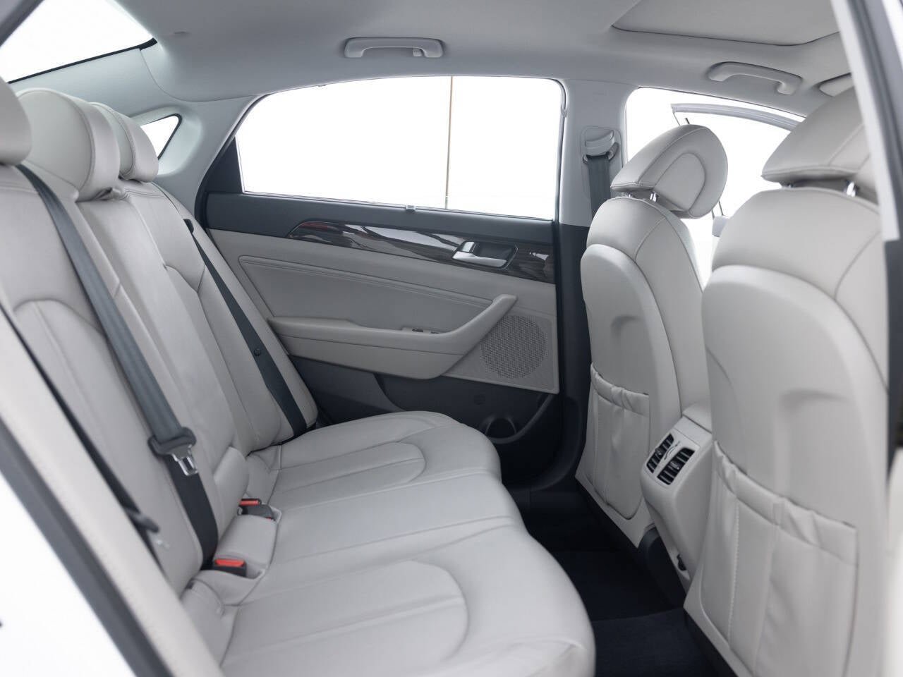 Used 2017 Hyundai Sonata Limited w/ Tech Package 03 image 29