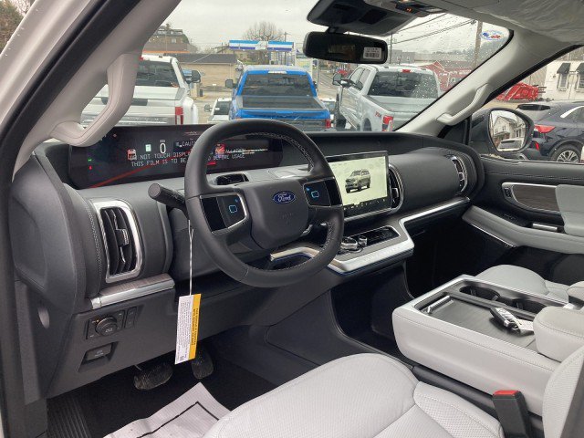 Used 2026 Ford Expedition Max Platinum w/ Platinum Ultimate Package AWD/4WD image 11