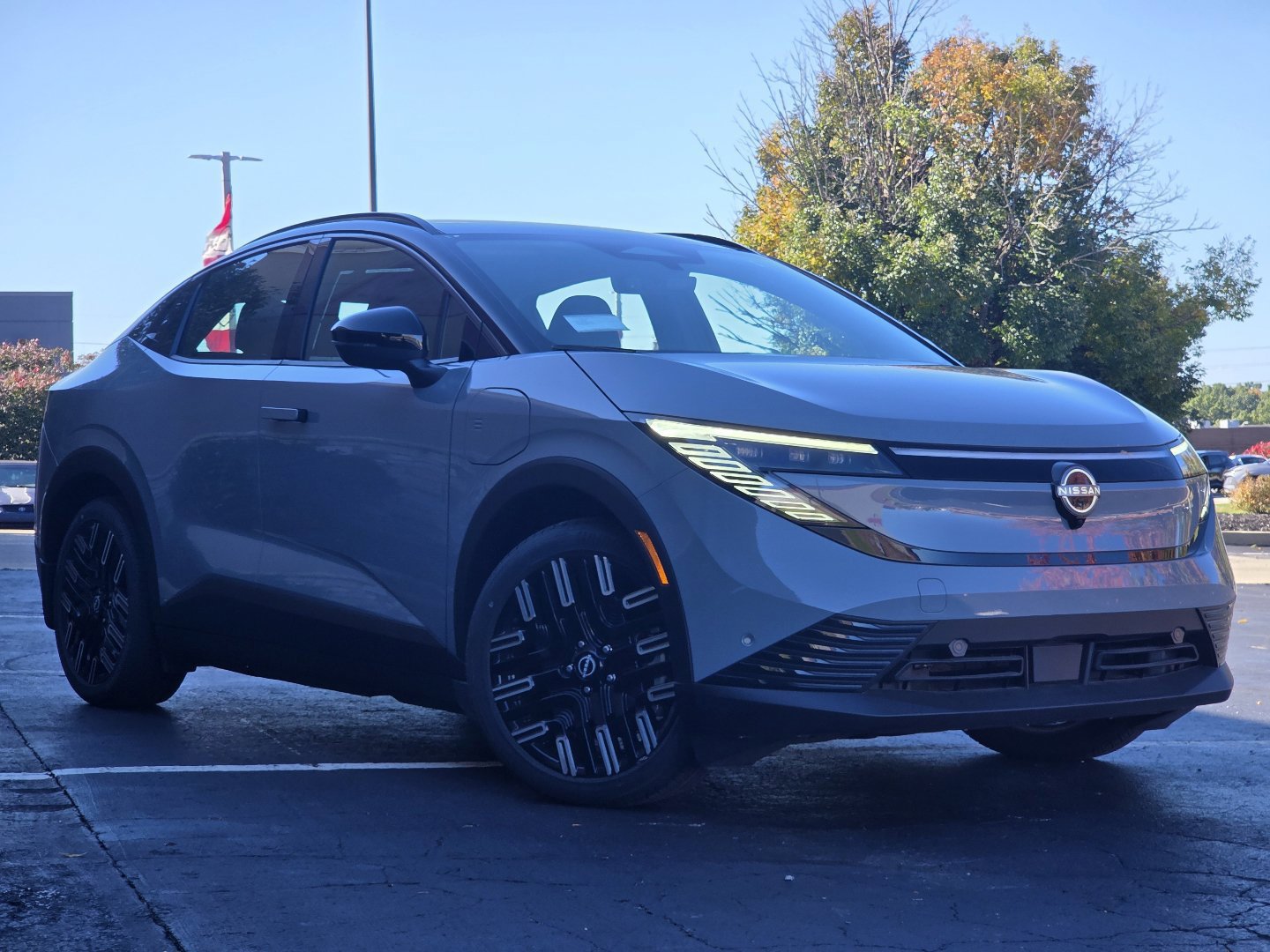 New 2026 Nissan Leaf Platinum+ w/ Cargo Package (Platinum+) FWD image 3