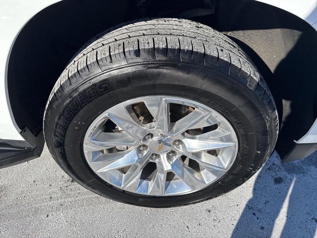 Used 2024 Chevrolet Suburban Premier image 14