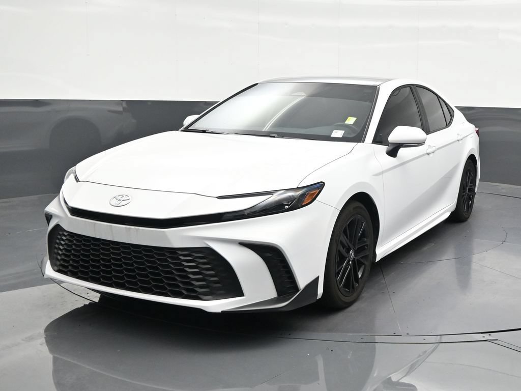 Used 2026 Toyota Camry SE FWD image 9