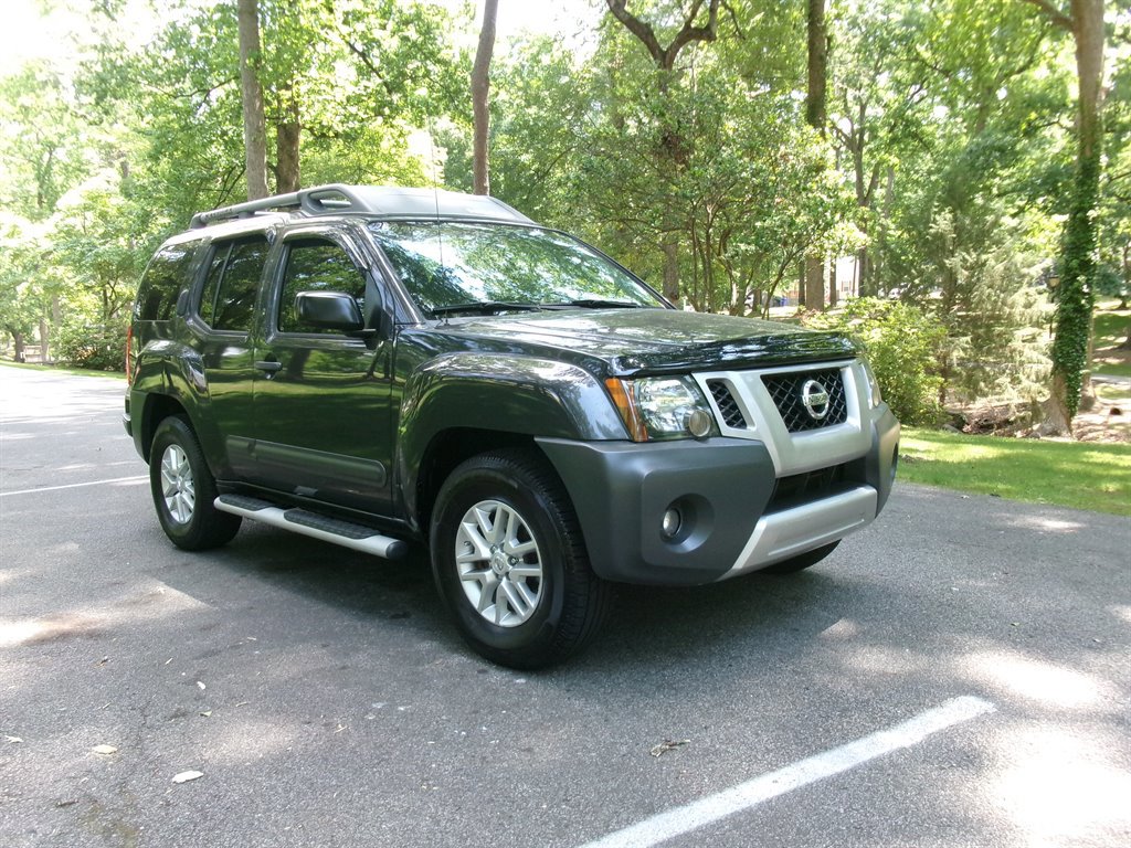 Used 2015 Nissan Xterra S w/ Value Package RWD image 3