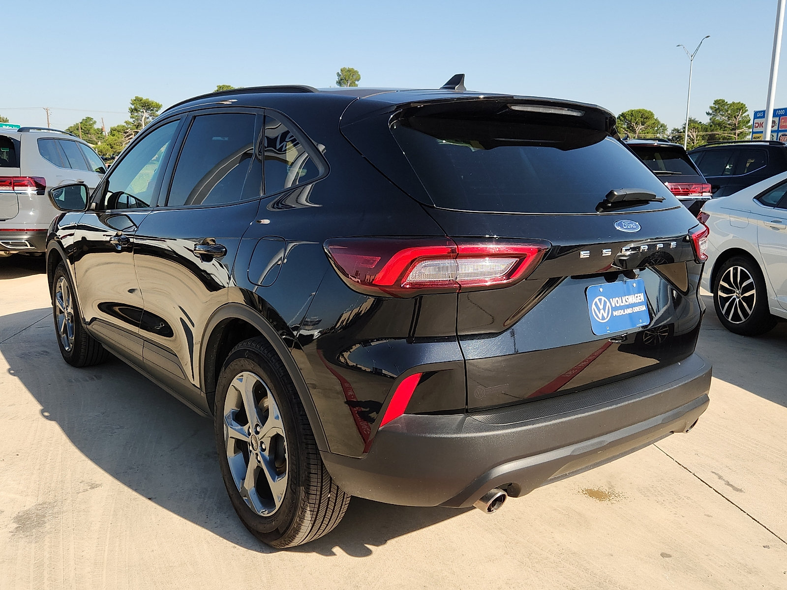 Used 2025 Ford Escape ST-Line FWD image 4
