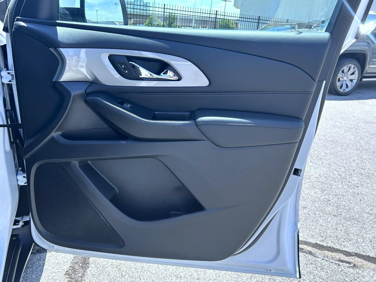 Certified 2023 Chevrolet Traverse LT w/ LPO, Floor Liner Package AWD/4WD image 16