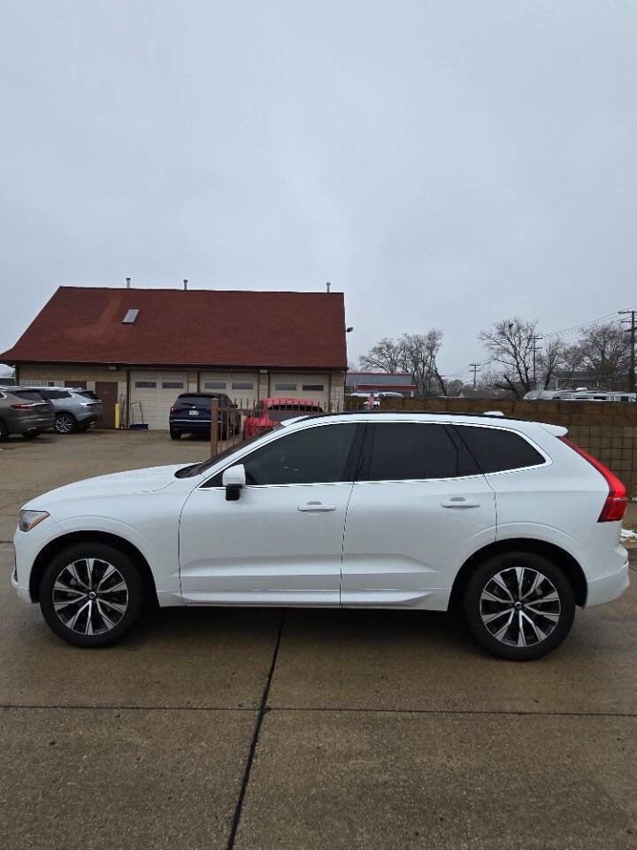 Used 2023 Volvo XC60 B5 Core image 5