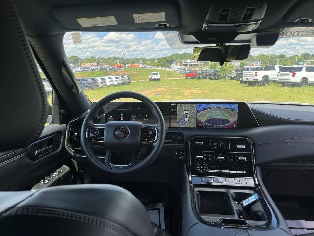 Certified 2025 Nissan Armada PRO-4X AWD/4WD image 15