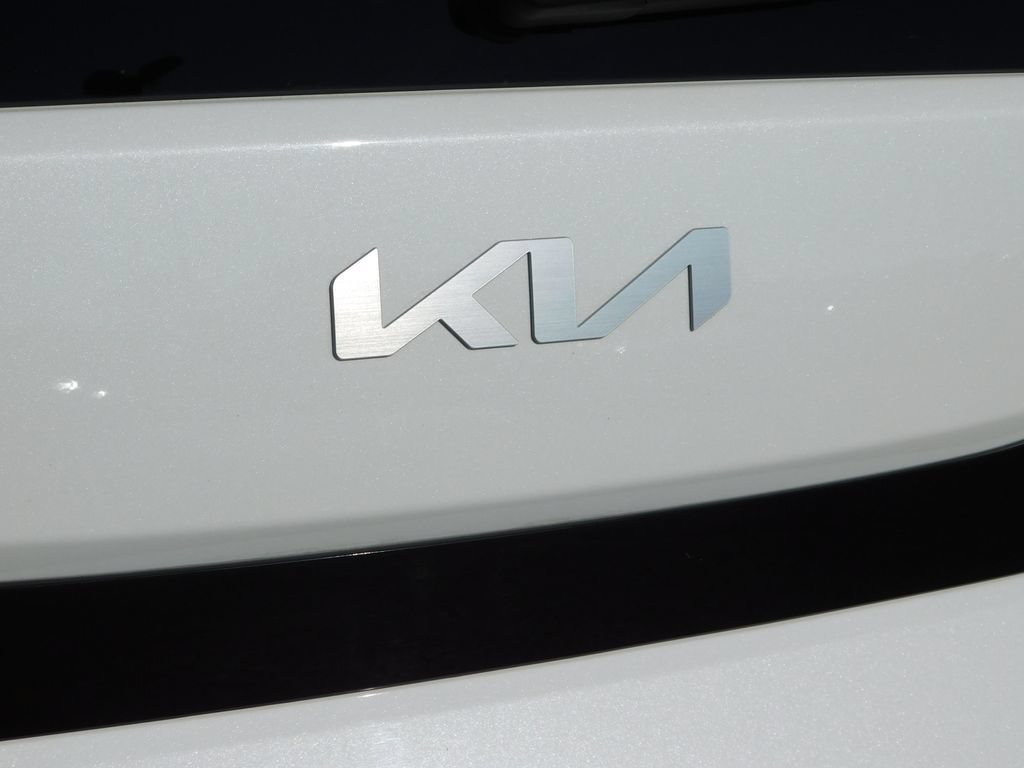 Used 2025 Kia Soul LX w/ LX Technology Package FWD image 36