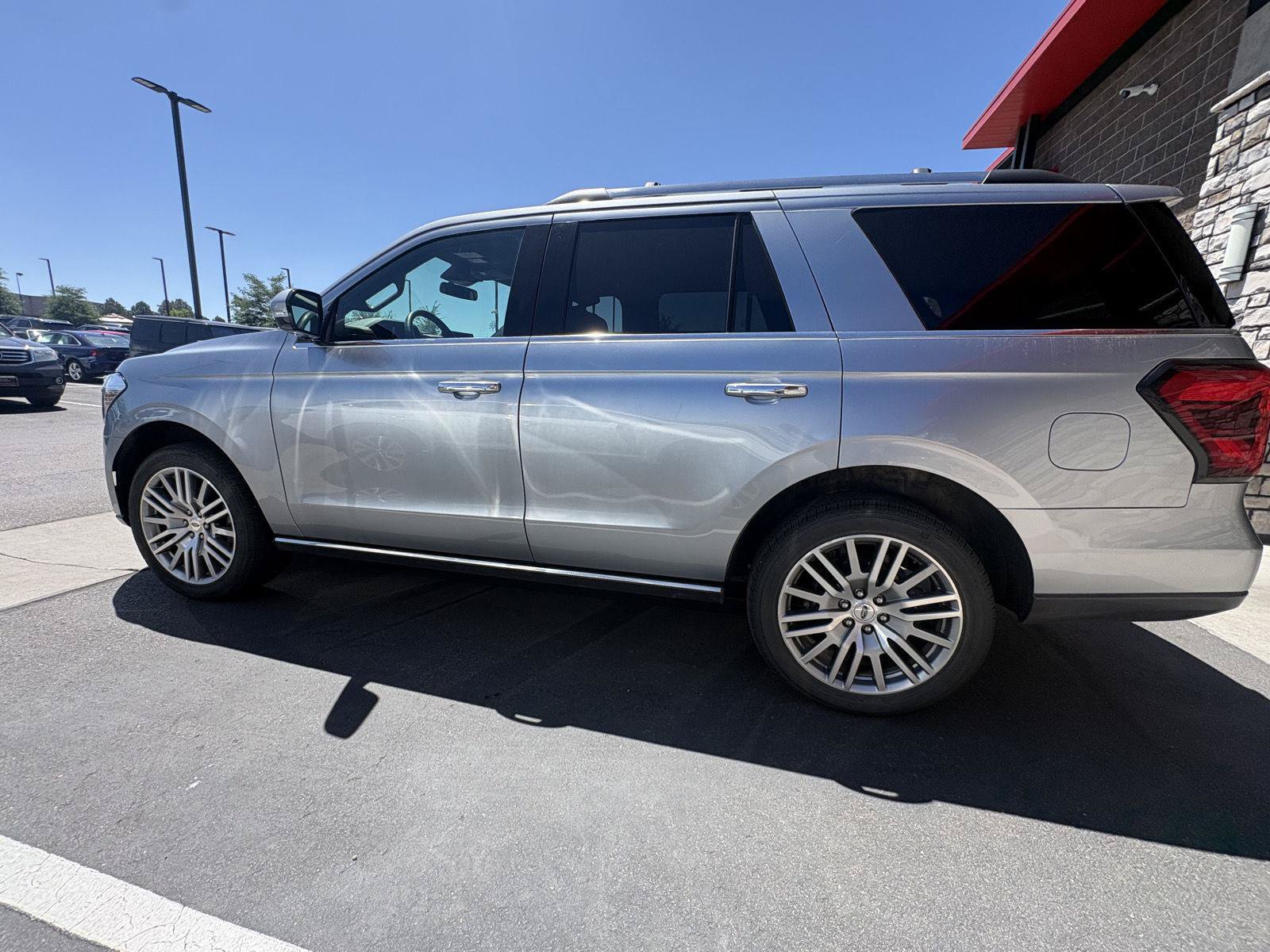 Used 2024 Ford Expedition Limited AWD/4WD image 4