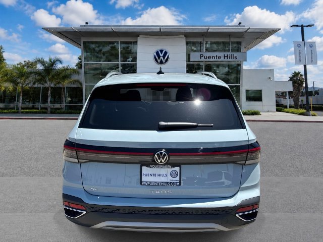 New 2026 Volkswagen Taos SE FWD image 5