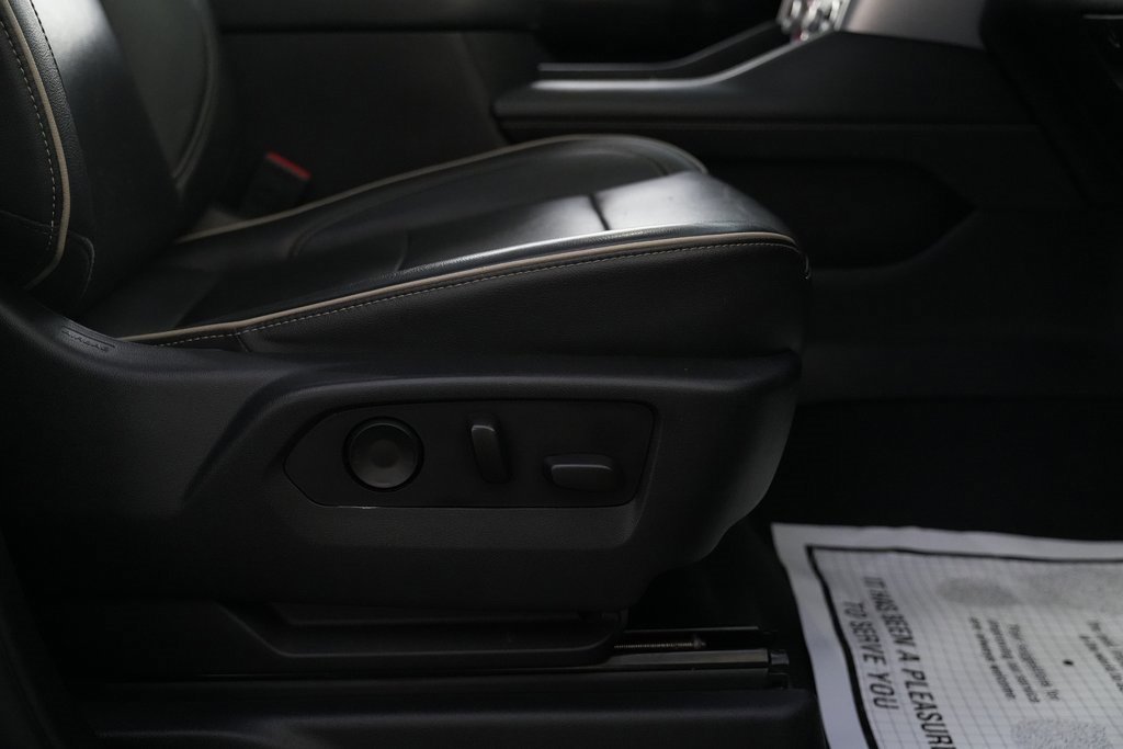 Used 2021 GMC Yukon XL SLT w/ SLT Luxury Plus Package image 39