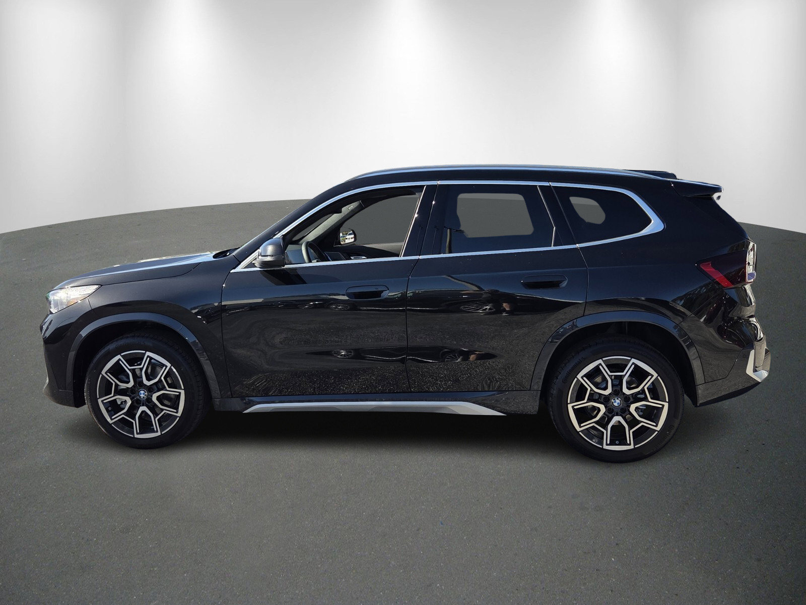 New 2026 BMW X1 xDrive28i w/ Convenience Package image 4