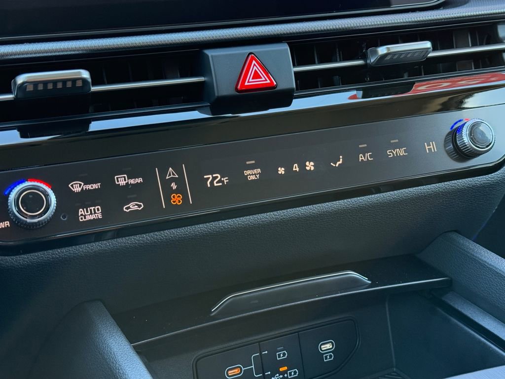 New 2026 Kia Sportage LX image 16