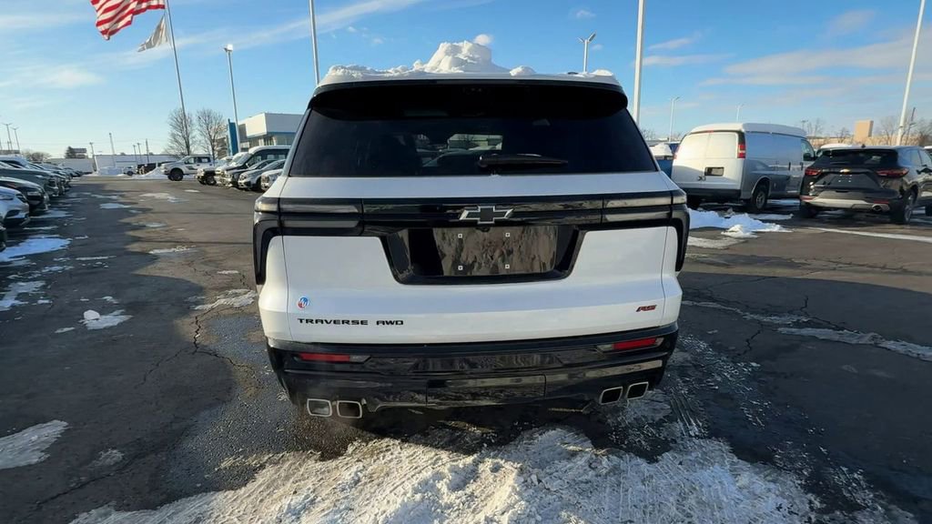 Used 2024 Chevrolet Traverse RS w/ LPO, Floor Liner Package image 7