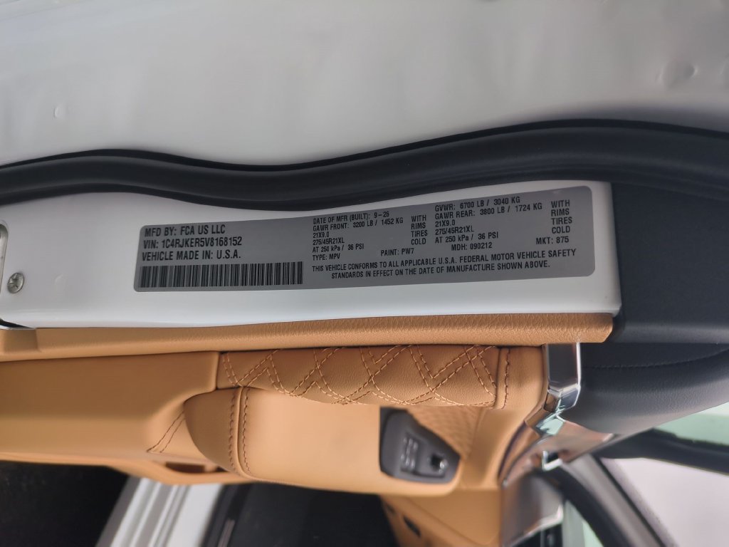 New 2027 Jeep Grand Cherokee L Summit AWD/4WD image 39