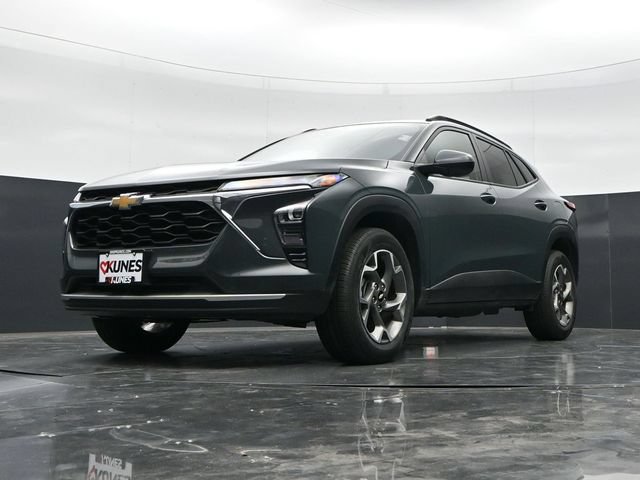 Used 2025 Chevrolet Trax LT w/ LT Convenience Package FWD image 40
