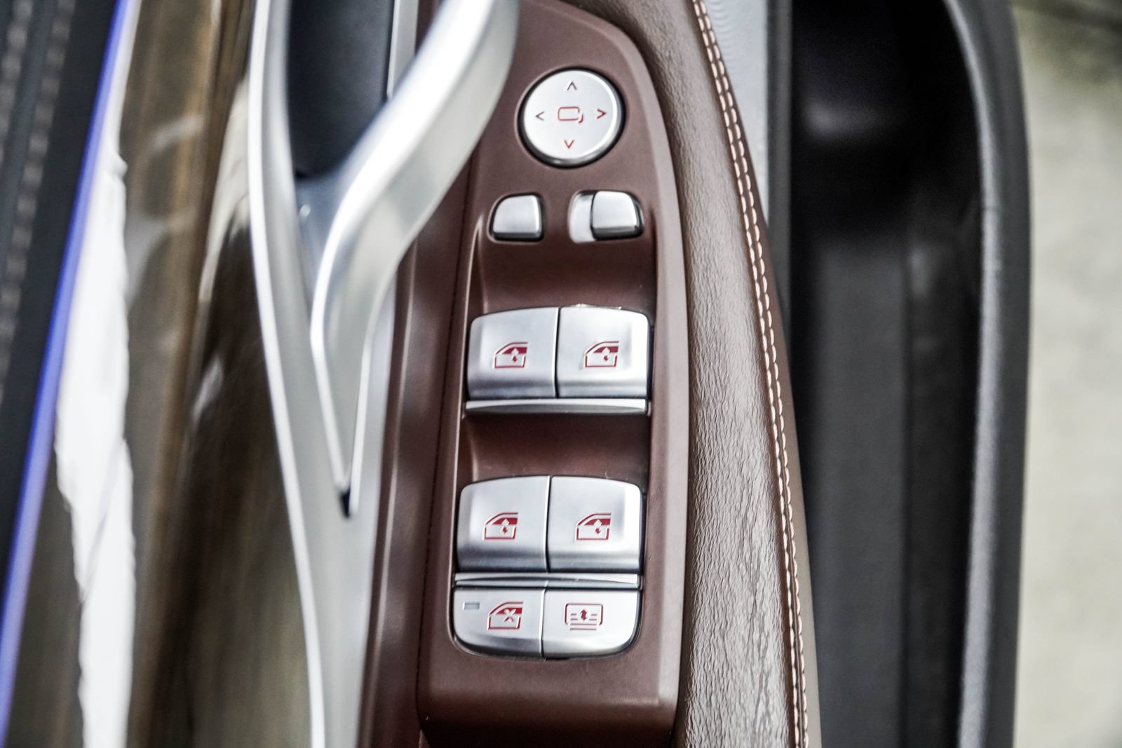 Used 2022 BMW 750i xDrive w/ Luxury Rear Seating Package AWD/4WD image 39