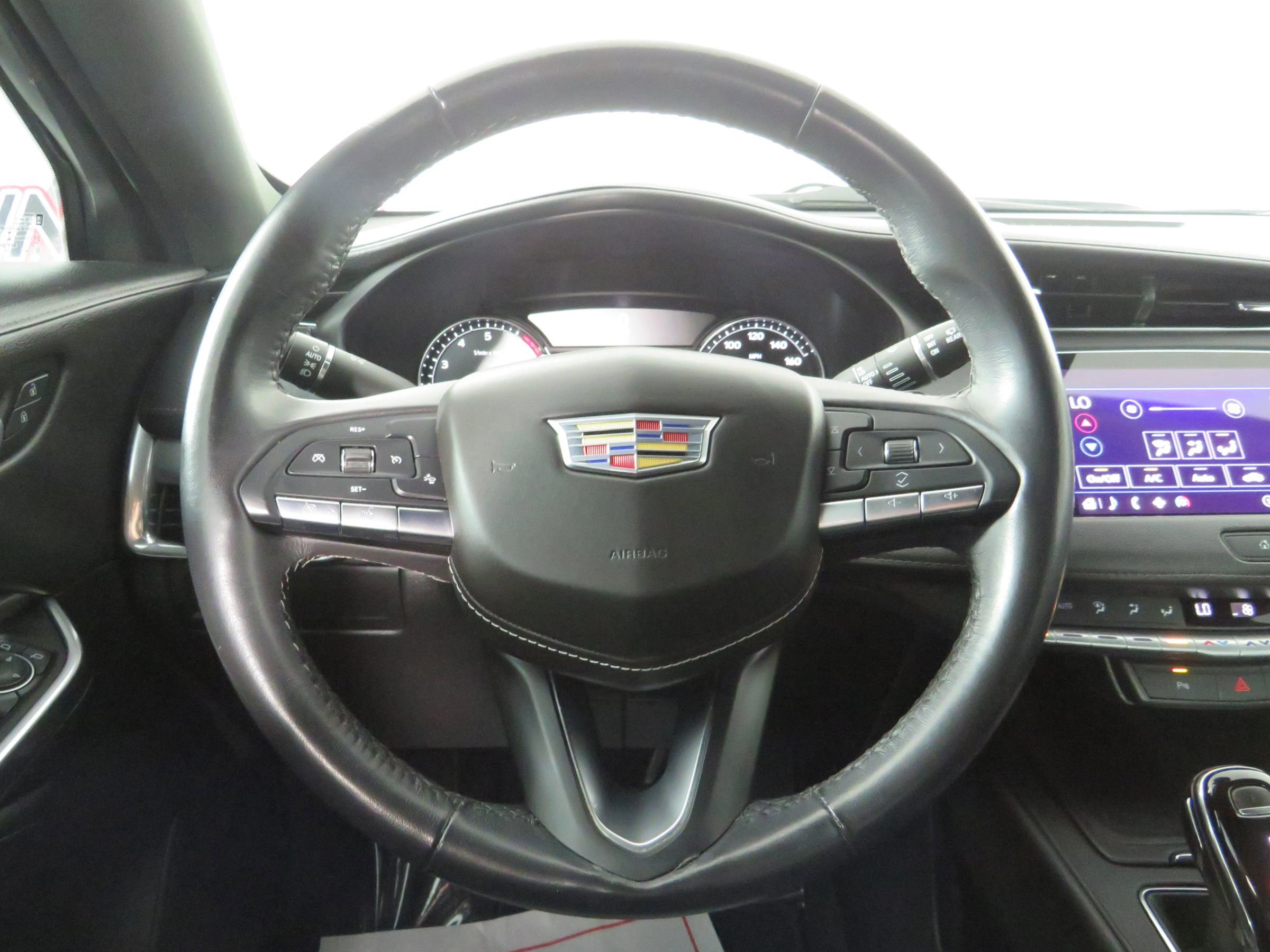 Used 2020 Cadillac XT4 Premium Luxury image 13