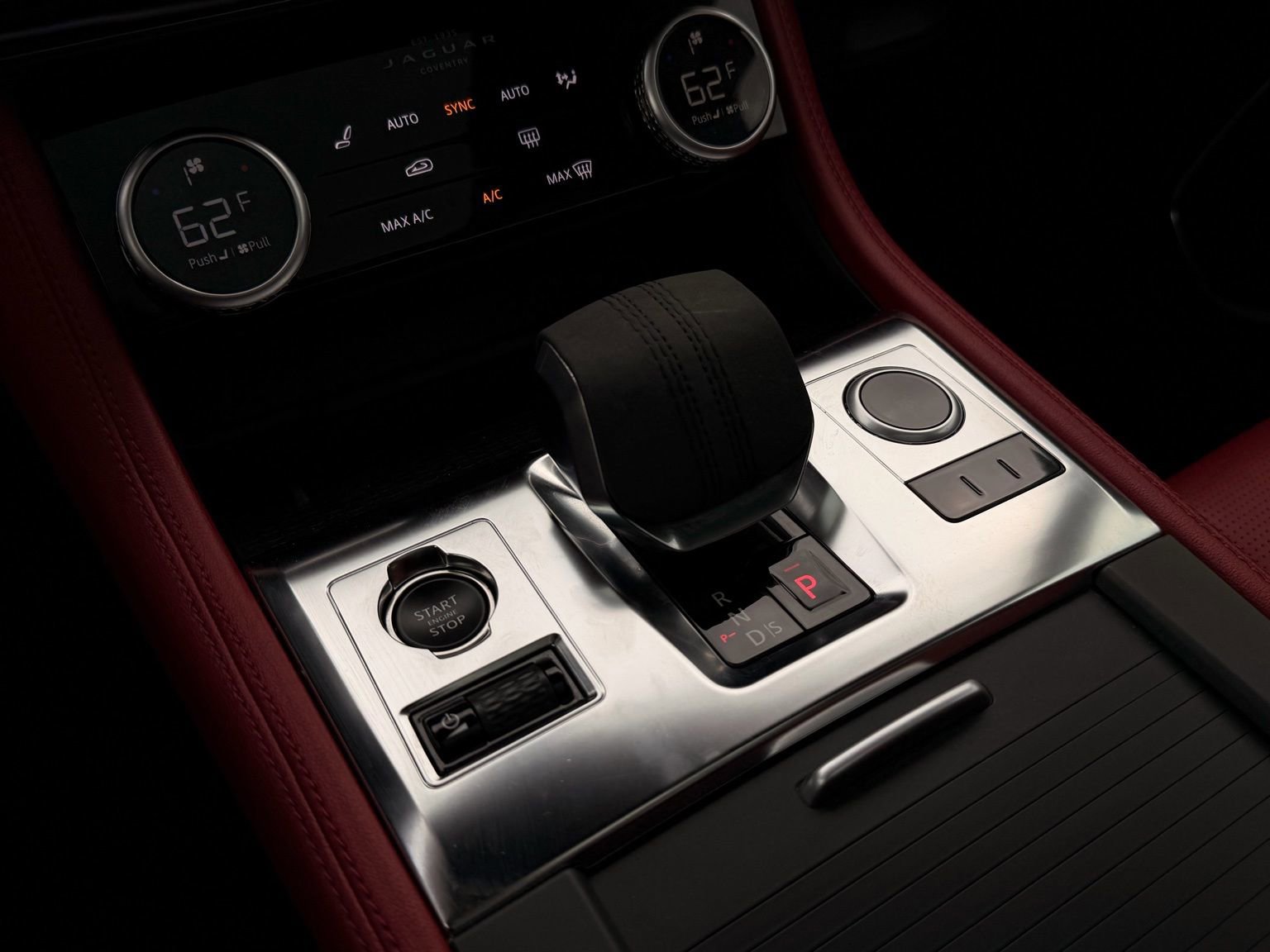 Used 2024 Jaguar F-PACE R-Dynamic S image 51