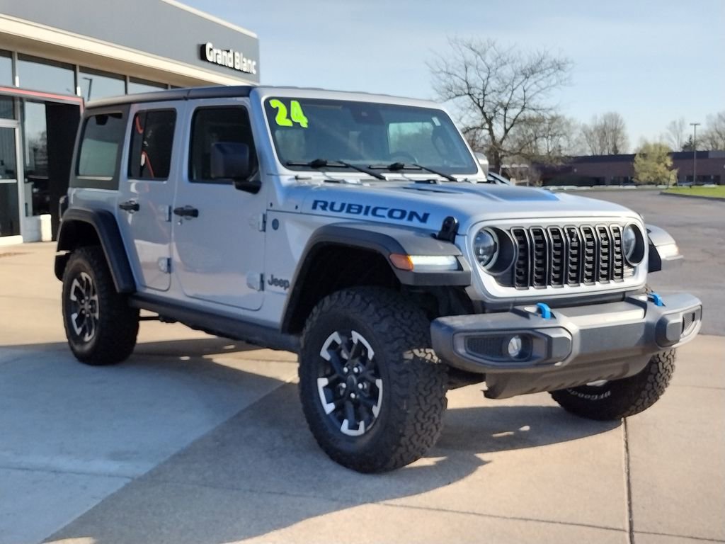 Used 2024 Jeep Wrangler Unlimited Rubicon 4xe w/ Technology Group AWD/4WD image 17