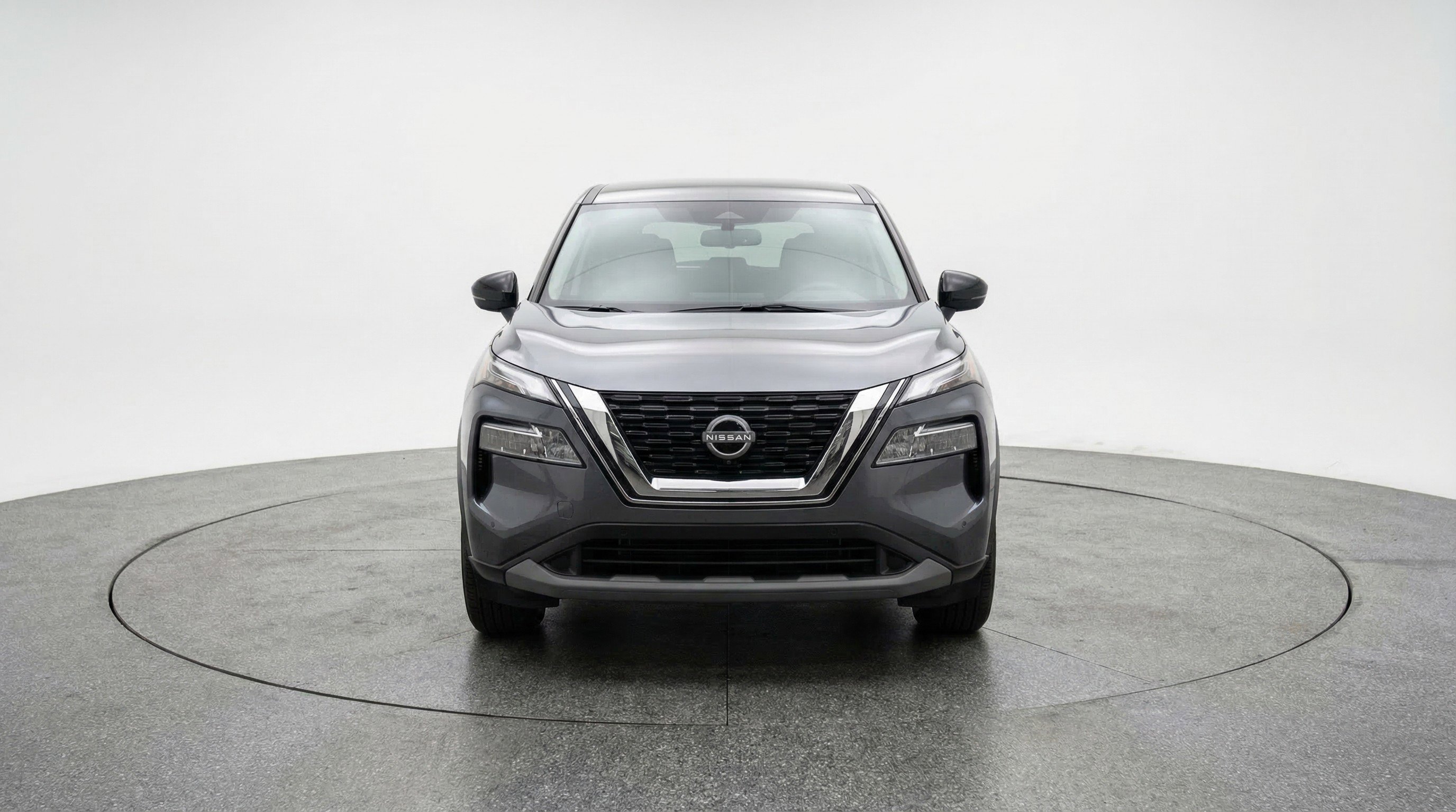 Used 2023 Nissan Rogue S image 2