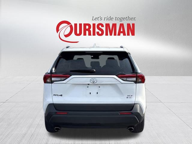 Used 2025 Toyota RAV4 XLE image 3